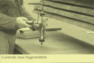 Contrôle manuel du taux d'hygrométrie du Bois utilisé pour la fabrication de vos menuiseries